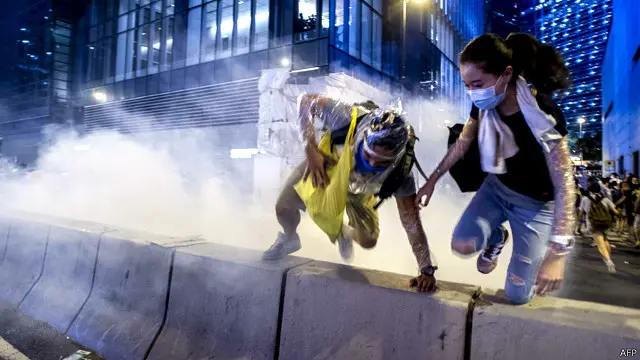 تصف السلطات المظاهرات بأنها "غير شرعية" وتطالب المحتجين بالعودة لمنازلهم