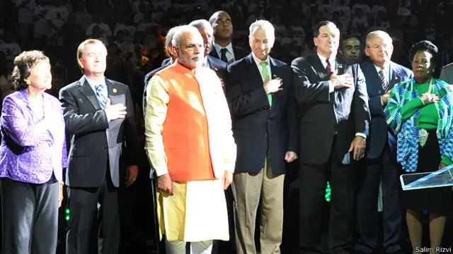 नरेंद्र मोदी