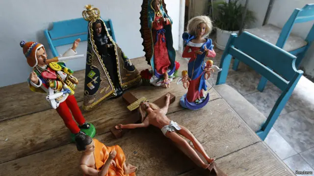 Selain sosok Yesus Kristus, dua seniman Argentina ini juga menciptakan sosok Nabi Musa, Bunda Maria atau Buddha.