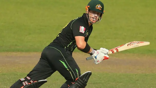 آسٹریلیا کی جانب سے فنچ نے عمدہ بیٹنگ کی اور 96 رنز بنا کر آؤٹ ہوئے