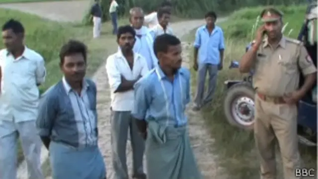 गांववालों के कहने के बाद पुलिस ने शवों को परीक्षण के लिए भेजा.