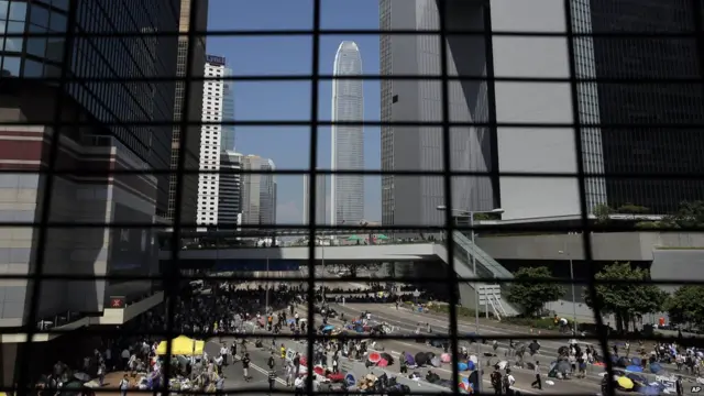 Hàng ngàn người biểu tình đòi dân chủ vẫn có mặt trên đường phố Hong Kong hôm cuối tuần.