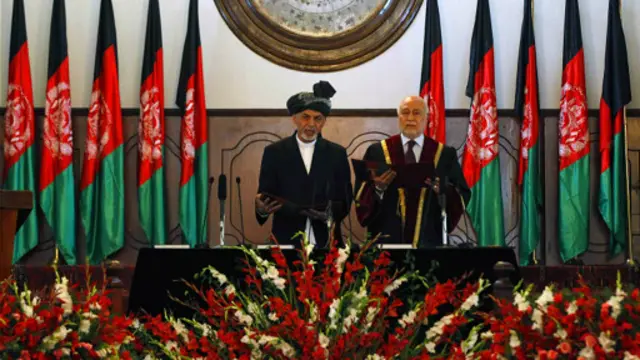 نوي ولسمشر اشرف غني احمدزي ته د سترې محکمې مشر عبدالسلام عظیمي لوړه ورکړه