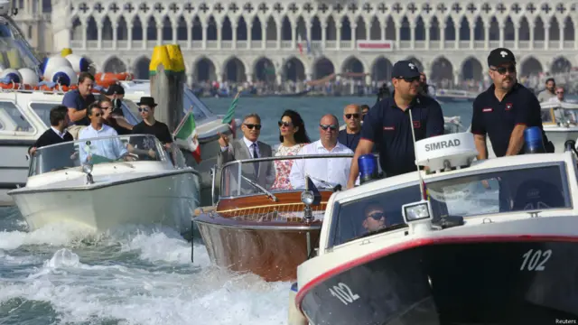 Свадебный кортеж из катеров