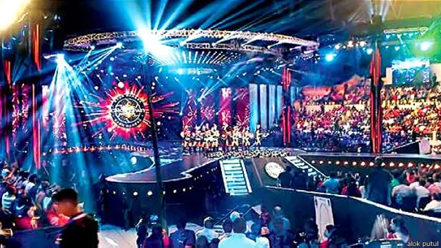 कौन बनेगा महाकरोड़पति' का सेट