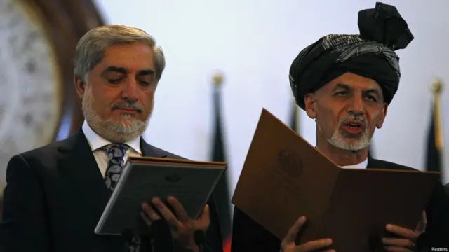 آقای احمدزی لحظاتی بعد اولین فرمانش را به عنوان رئیس جمهوری جدید افغانستان، صادر کرد که به اساس آن عبدالله عبدالله رئیس اجرائی دولت وحدت ملی شد.