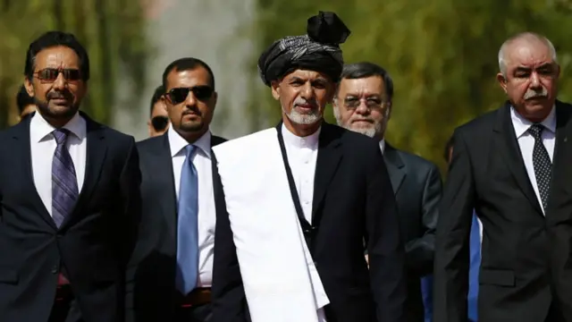  نوي ټاکل شوي ولسمشر وویل، سیاسي اختلافات باید له سیاسي لارو حل شي، خو طالبان او حزب اسلامي یې د سولې خبرو ته راوبلل 