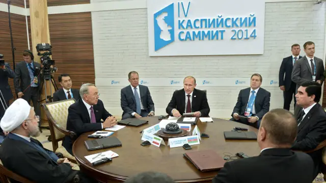 Лидеры прикаспийских государств на саммите в Астрахани