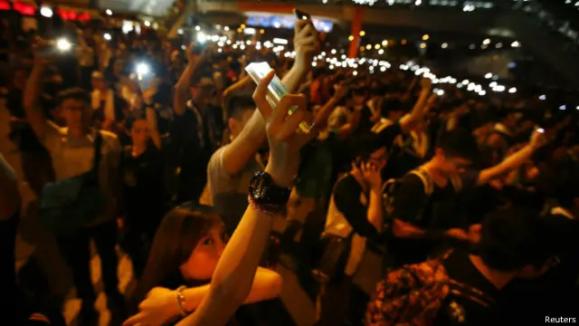 FireChat使抗议者可以在手机网络被关闭的情况下保持联络