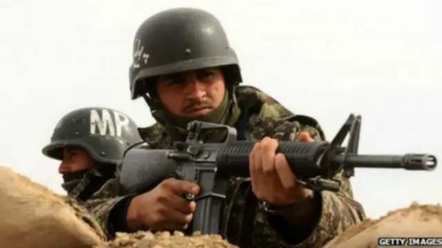 يستعد الجنود الأفغان لمواجهة مسلحي طالبان بأنفسهم