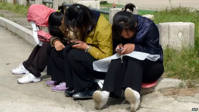 با وجود کنترل‌های شدید، استفاده از تلفن همراه در کره شمالی در حال گسترش است