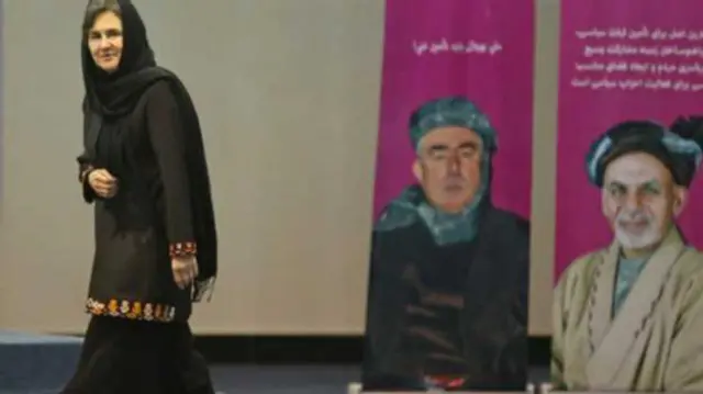 رولا غني امریکایي الاصله لبنانۍ ده.