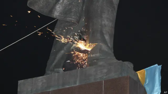 демонтаж памятника