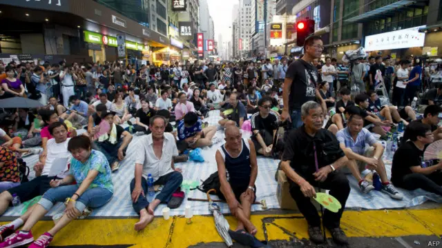 демонстранты в районе Монг Кок