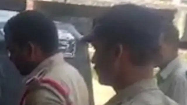 स्थानीय पुलिस ने महिला को हिरासत में लिया है