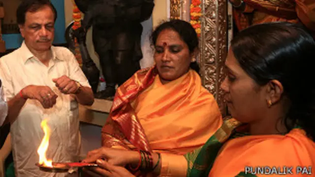 विधवा दलित पुजारी