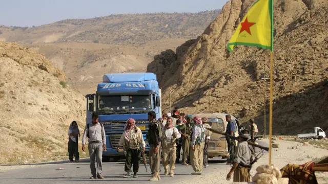 یزیدیها در کنار کردها برای شکستن محاصره منطقه سنجار میجنگیدند