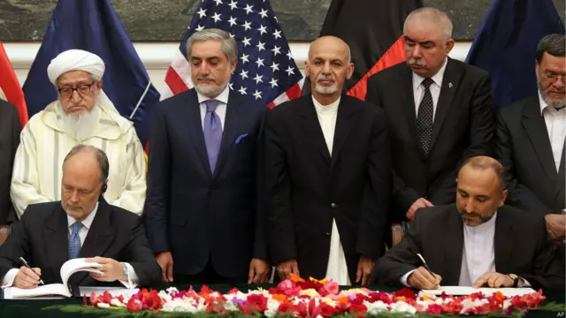 د دغو تړونونو لاسلیکونو مراسمو ته د افغانستان د کابینې غړي، نور افغان چارواکي او د افغانستان ولسمشر اشرف غني احمدزی ورغلي وو.