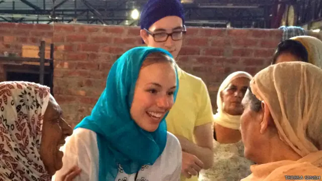 स्वर्ण मंदिर में अमरीकी छात्रा