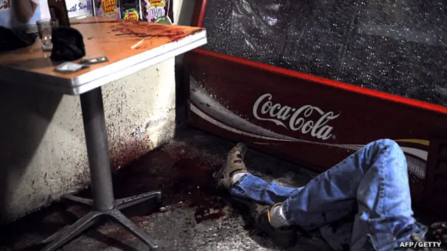 Víctima de la violencia en una de las comunas de Medellín.