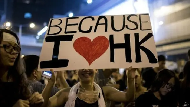 سي ناشد المحتجين الذهاب إلى منازلهم، لكنهم يصرون على البقاء على المدى الطويل في اماكن الاحتجاج