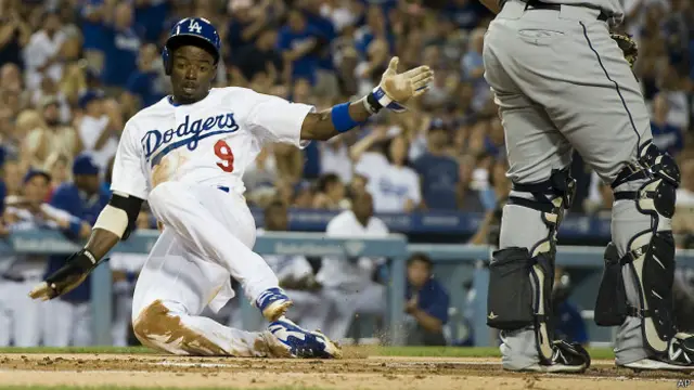 Dee Gordon fue el único jugador afroamericano en liderar las estadísticas en dos categorías: bases robadas y triples.