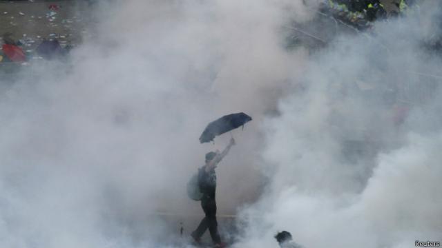 Участники протестов недовольны тем, что власти Китая хотят сами отсеивать кандидатов на выборах 2017 года в Гонконге