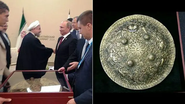 سپر اهدا شده به حسن روحانی. این عکس را یکی اعضای دفتر رئیس جمهور ایران در فیسبوک خود منتشر کرده