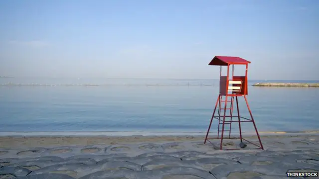 Una playa desierta en Japón