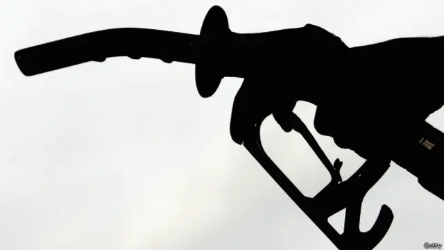 मोदी के बयान पर भाजपा की भद्द पिटी