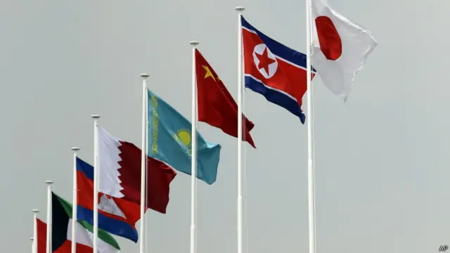 इंचियोन में लहराते झंडे