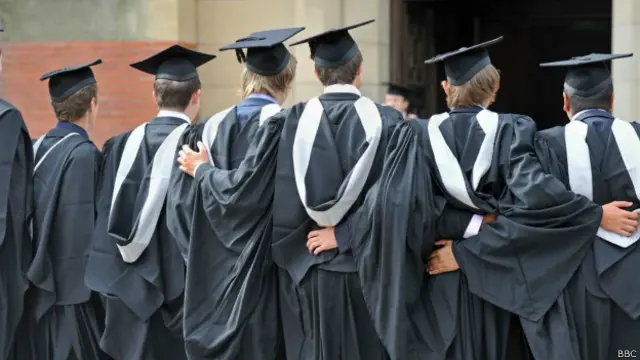 Britaniyada 5 milyardçıdan 4-ü ali təhsillidir. 