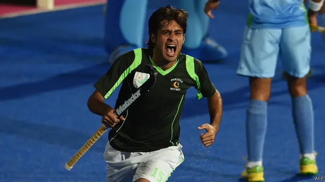 فائنل میں پاکستان نے تیسرے ہی منٹ میں سبقت حاصل کرلی۔ یہ گول رضوان سینیئر نے کیا