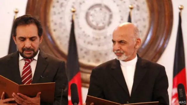 احمد ضیاء مسعود د احمد شا مسعود ورور دی، چې په ۱۳۳۵ کال غزني ولایت کې زیږېدلی.