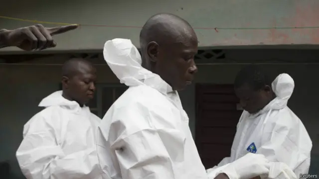 Похоронная команда в Либерии