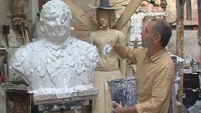 Скульптор Олександр Рідний