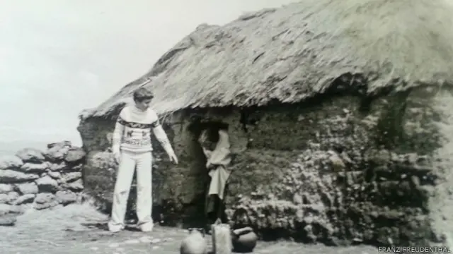 Dr. Freudenthal con su abuela, Dra. Ruth Tichauer de Wrischinski 