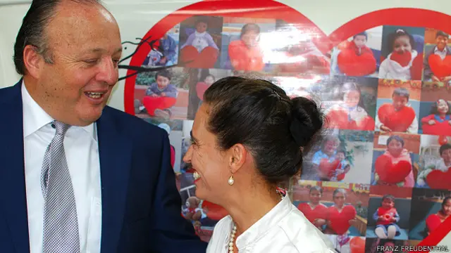 Dispositivo de nitinol para cardiopatías congénitas