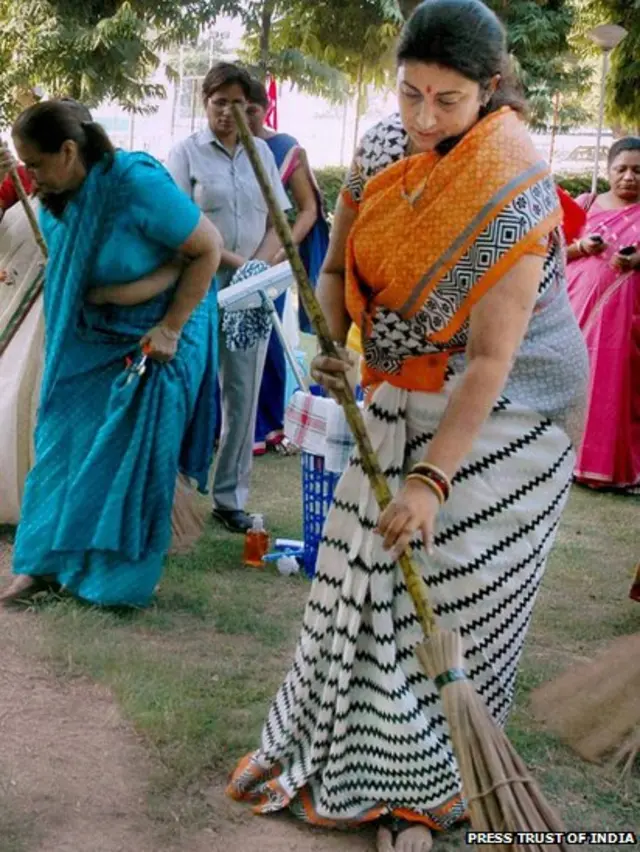 د هند د پوهنې وزیرې سمرېتي ایراني هم په دغه کمپاین کې برخه اخیستې ده.