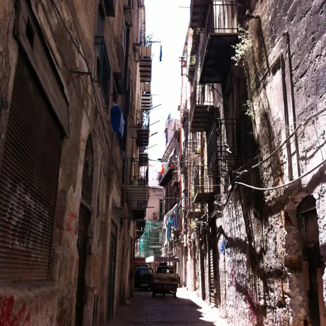 西西里岛西北部的巴勒莫,卡尔萨区街景