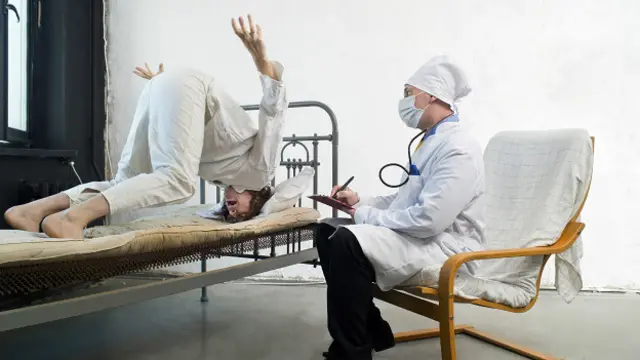 Caballo estornudando