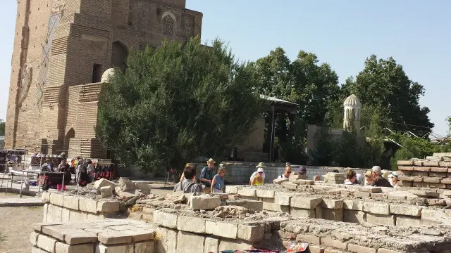 Бугунги кунда Ўзбекистонда 900га яқин сайёҳлик фирмаси фаолият юритади.