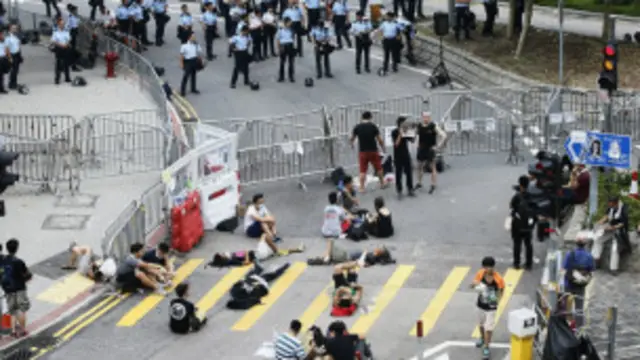 दफ़्तर लौटे सरकारी कर्मचारी