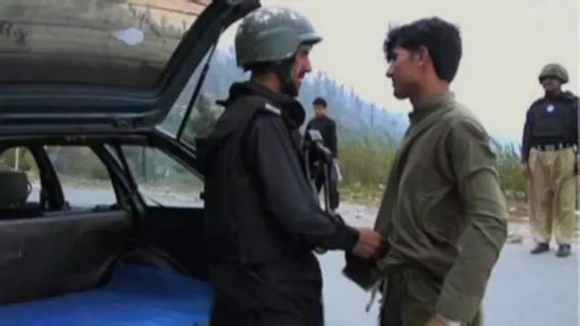 د سوات مدین سیمه کې د پولیسو د یوه چارواکي له وژل کېدو وروسته ګرځبندیز لګول شوی و.