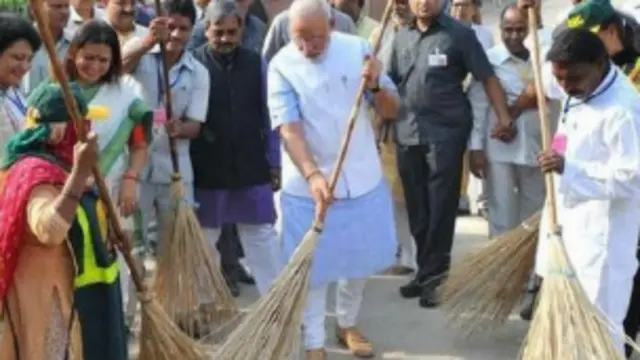 नरेंद्र मोदी ने पिछले साल स्वच्छ भारत अभियान की शुरुआत की थी.