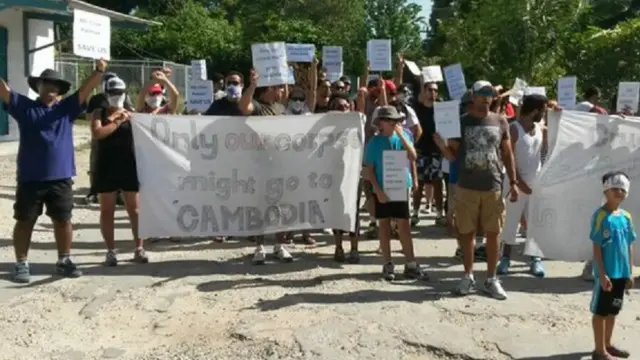 دولت استرالیا قبلا سعی کرده بود پناهجویان را به کامبوج بفرستد، اما به جز عدهای انگشت شمار، کسی حاضر به رفتن به این کشور نشد