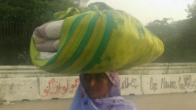 پاکستان عوامی تحریک کے کارکن کا دعویٰ ہے کہ دھرنا حکومت سے کسی ڈیل کے بغیر ختم کیا گیا