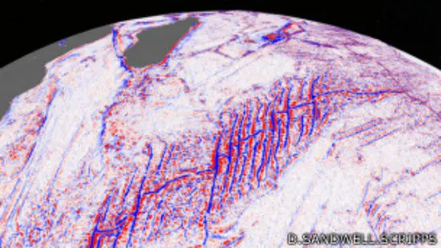 राडार से भेजी समुद्र के नीचे पहाड़ों की तस्वीर