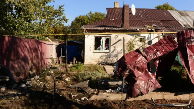 Будинок неподалік аеропорту, який постраждав від обстрілу