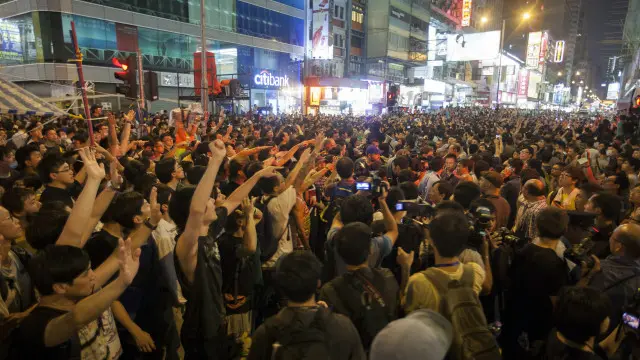 تظاهرات علیه تصمیم چین یک هفته است ادامه دارد